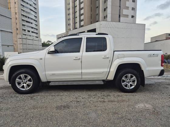 VOLKSWAGEN AMAROK 2.0 TRENDLINE 4X4 CD 16V TURBO INTERCOOLER DIESEL 4P AUTOMÁTICO VOLKSWAGEN AMAROK 2.0 TRENDLINE 4X4 CD 16V TURBO INTERCOOLER DIESEL 4P AUTOMÁTICO